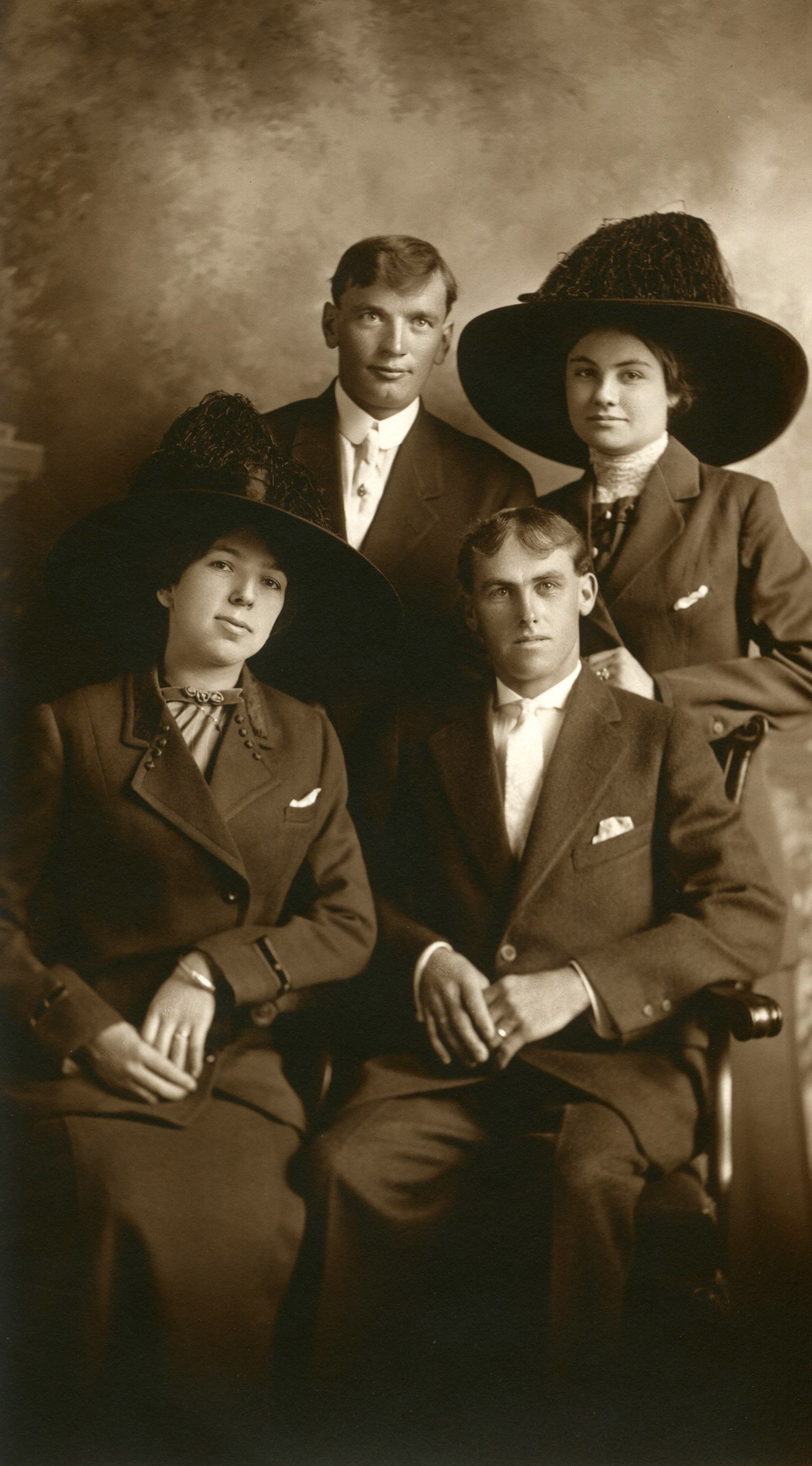 Oct  21,1912- Jac & Julia Mertens Wedding Day. Standing, -Mary (Mertens) Ozenne & Ed Ronk